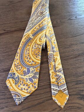 Brioni Italy 100% Silk Tie Gold Mustard Blue Paisley Classic 3.5"